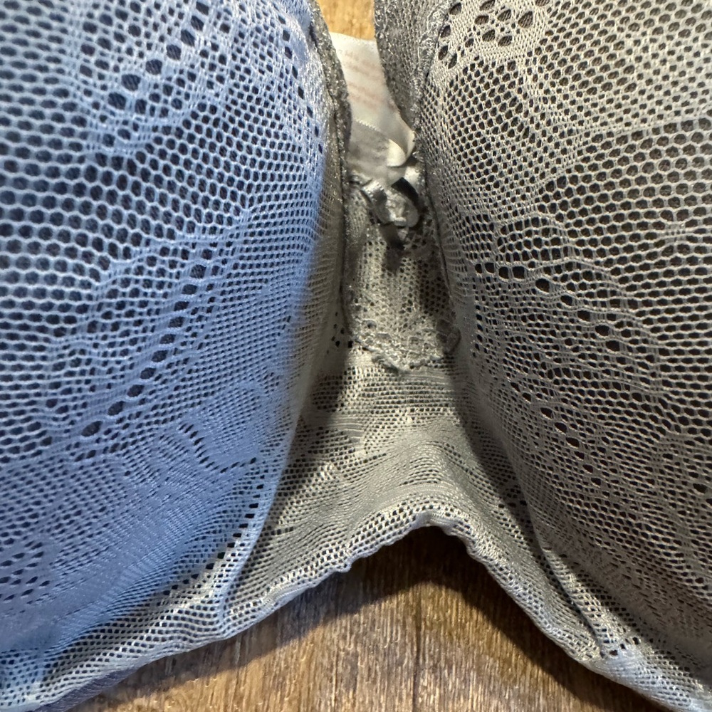 Women’s Gray Cacique Lace Bra Underwire Size 42D - Picture 4 of 9